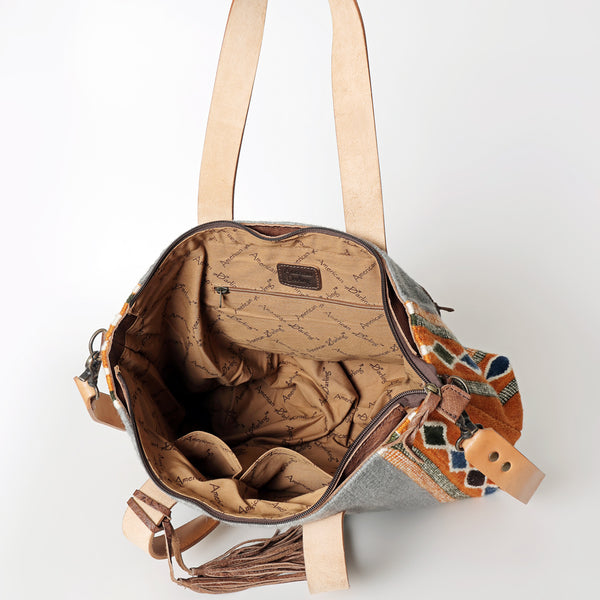 ADBG575 American Darling Western Woven Saddle Blanket & Tooled Leather Fringe Bag