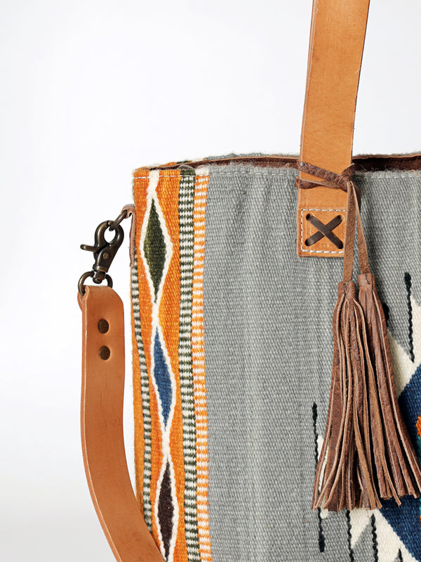ADBG575 American Darling Western Woven Saddle Blanket & Tooled Leather Fringe Bag