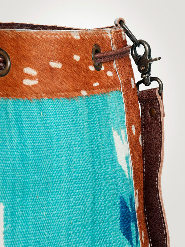 ADBG574 American Darling Hand Woven Saddle Blanket & Hair-On Cowhide Western Bucket Bag