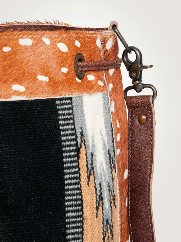 ADBG574 American Darling Hand Woven Saddle Blanket & Hair-On Cowhide Western Bucket Bag