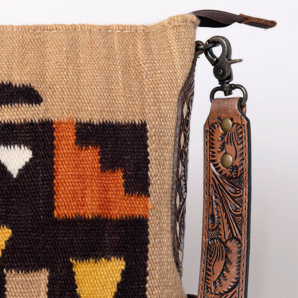 ADBG905 American Darling Southwestern Wool Blanket & Tooled Leather Crossbody Bag with Fringes