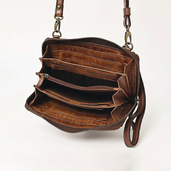 SWC212 Cuorina - Luxury Leather Riveted Wristlet