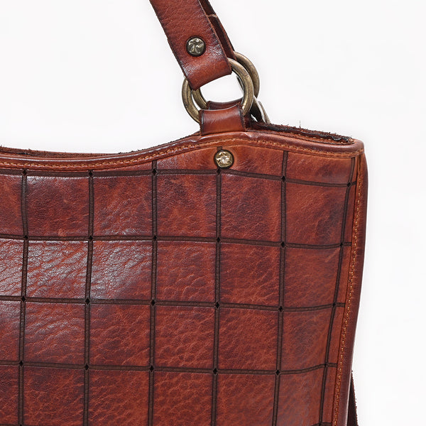 SWC476 Montina - Leather Grid-Stitched Tote