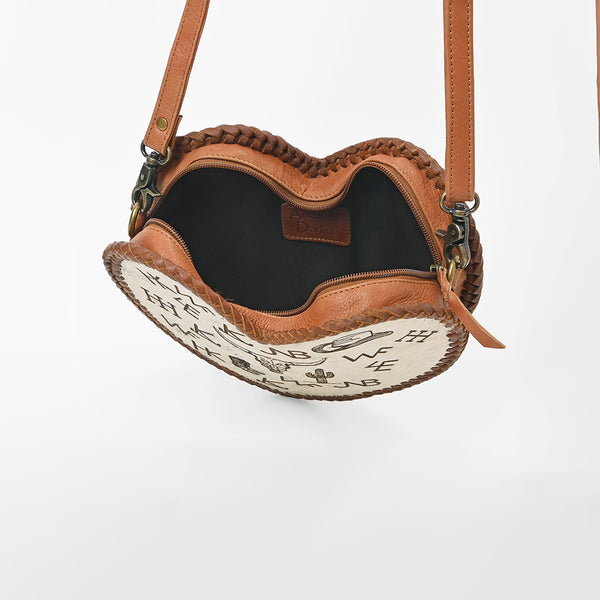 ADBGM1052 American Darling Hair on Hide & Leather Heart Canteen Bag