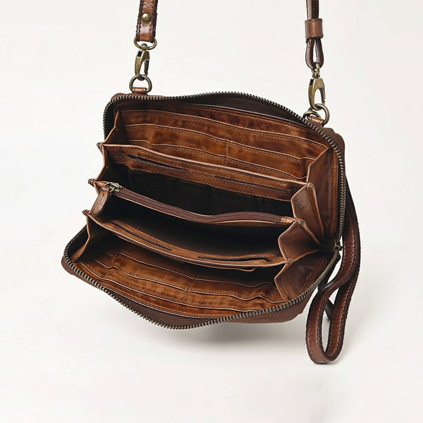 SWC212 Cuorina - Luxury Leather Riveted Wristlet